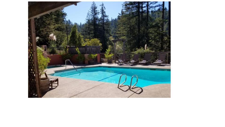 The Stavrand Hotel Guerneville Exterior photo